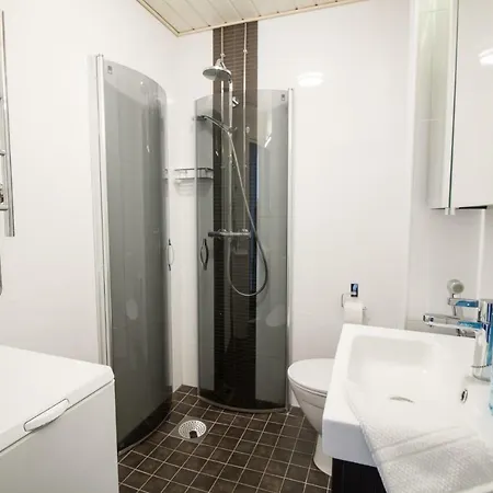 -- 2ndhomes Fabianinkatu -- *
