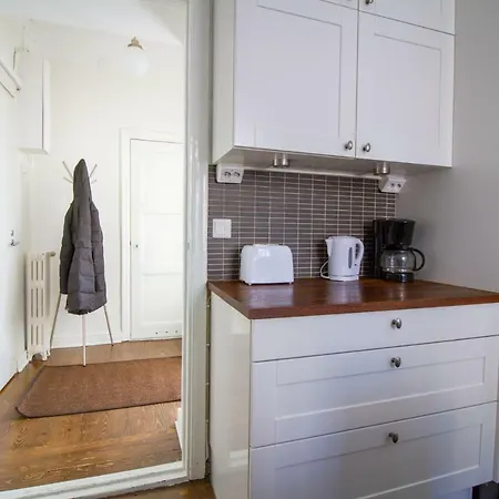 -- 2ndhomes Fabianinkatu -- *